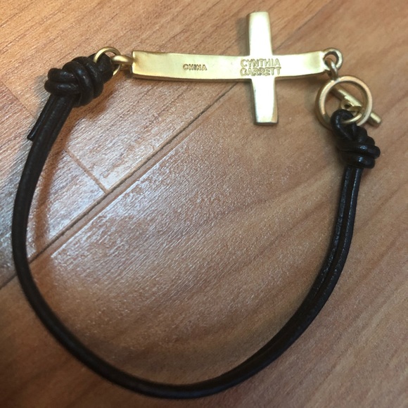 Cross bracelet - Picture 2 of 2